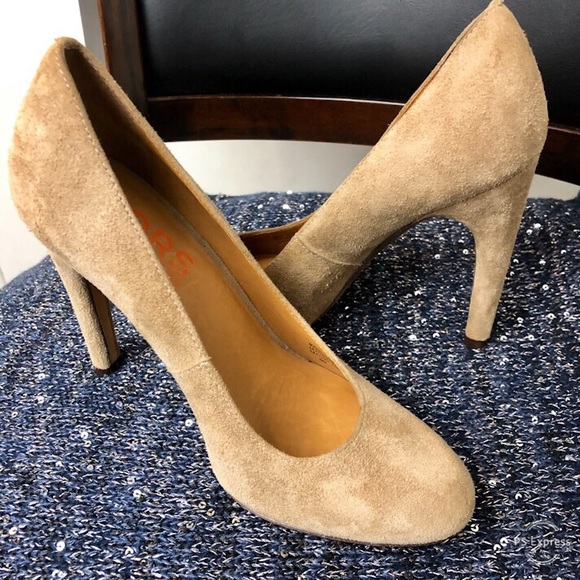 KORS Michael Kors Shoes - 🌟HOLIDAY SALE!🌟NWT KORS 100% Suede Heels!🌟